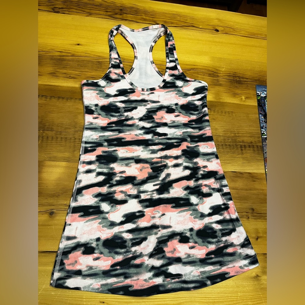 Lululemon tank